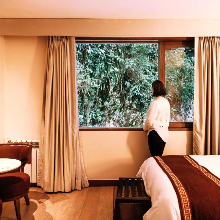 Sumaq Machu Picchu Hotel - Habitación con cama grande y vistas al jardín - 1