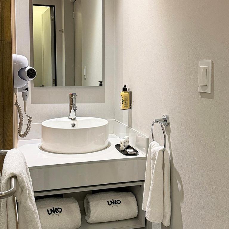 Uniko Living Roma - Habitación Doble Deluxe - 2 camas - 5