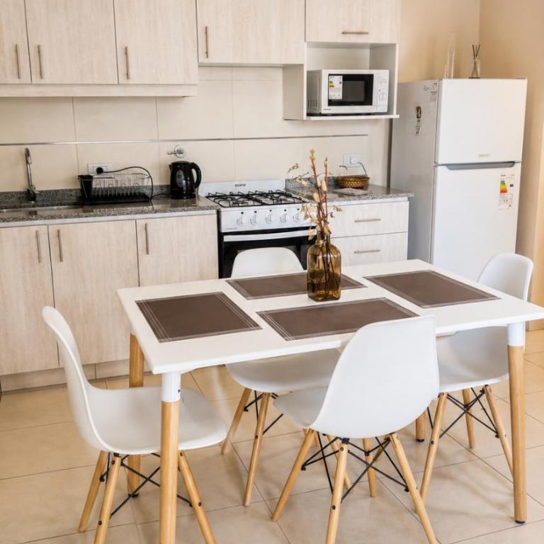 Moderno y amplio Departamento con cochera - Two-Bedroom Apartment - 2