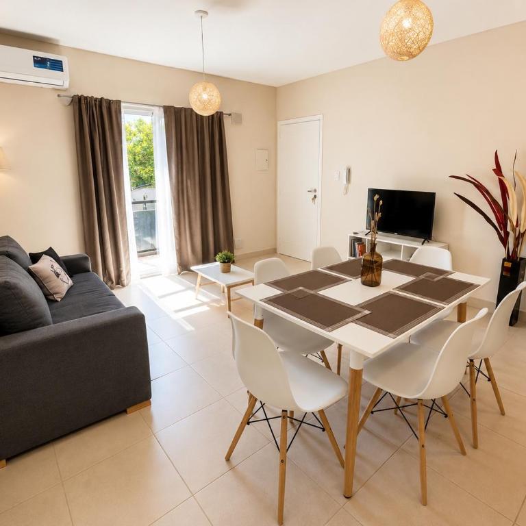Moderno y amplio Departamento con cochera - Two-Bedroom Apartment - 1