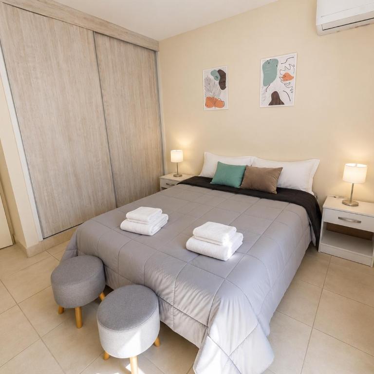 Moderno y amplio Departamento con cochera - Two-Bedroom Apartment - 7