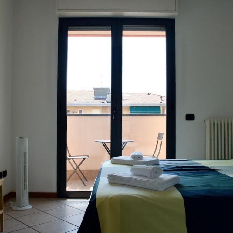 Como Grand Apartment - Elegant 3 room apartment - Three-Bedroom Apartment - 50