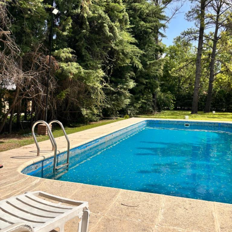Hermosa quinta en Ezeiza, gran parque y seguridad - Casa de 4 dormitorios - 7