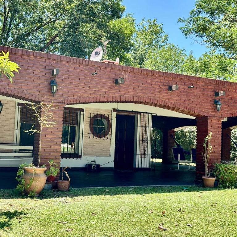 Hermosa quinta en Ezeiza, gran parque y seguridad - Casa de 4 dormitorios - 10