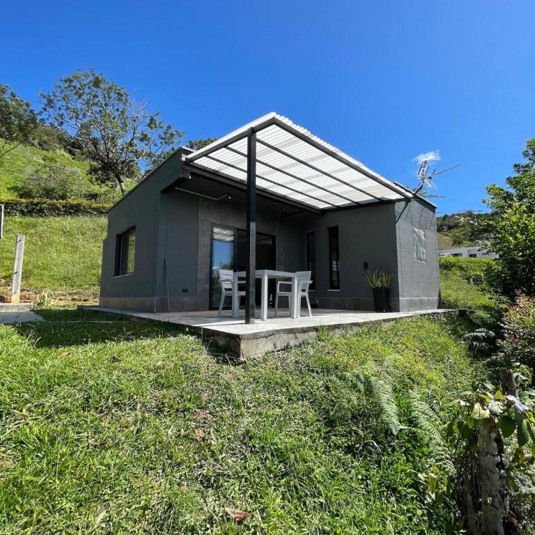 Casa con Jacuzzi, Cocina Equipada, WiFi y Parqueadero en San Roque - One-Bedroom House - 3