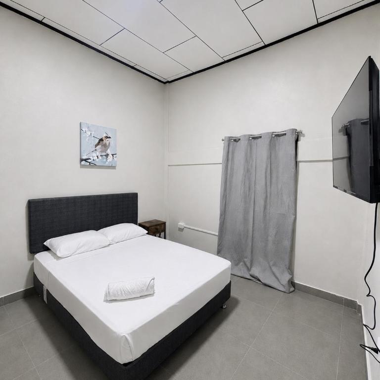 Modern and cozy private room 101 - Double Room with Private Bathroom - 3