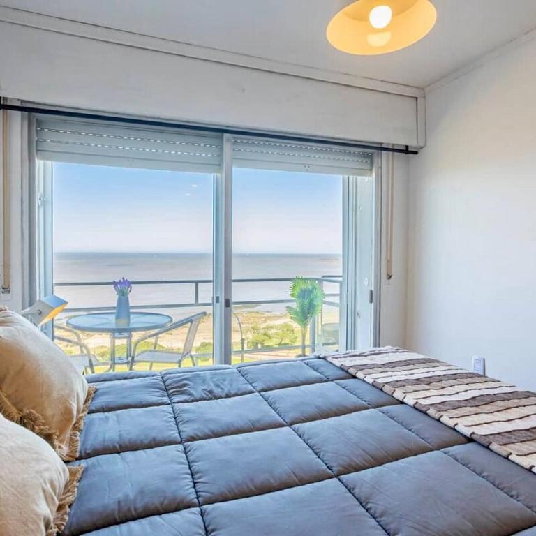 Oceanfront Malvín, Balcony with amazing views - Apartamento de 1 dormitorio - 9