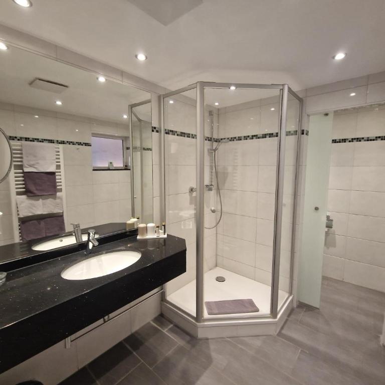 Hotel Seeblick - Großes Doppelzimmer - 2