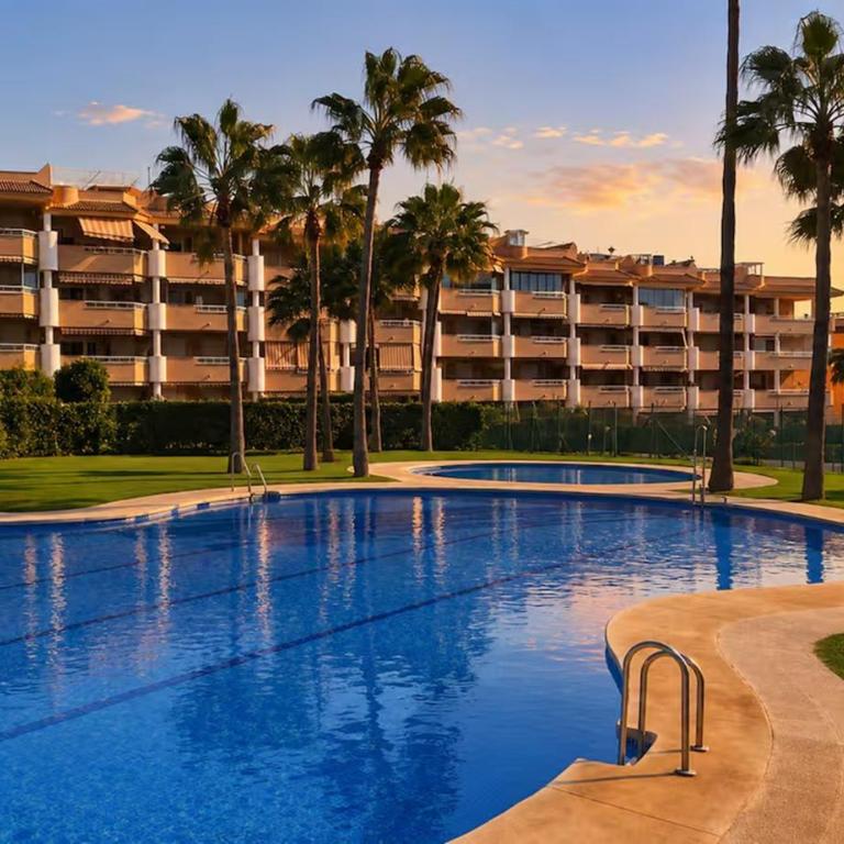 Ático duplex cerca de la playa, con piscina, jardines y parking - Apartamento Dúplex - 32