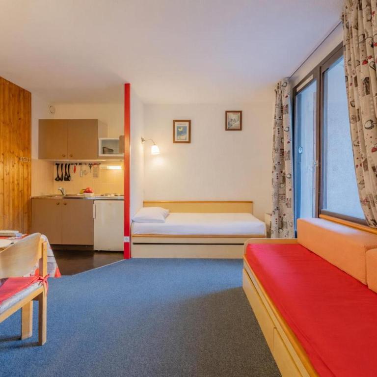 Cham Sud Chailloud102 Chamonix Centre Balcony Views Sleeps 3 - Happy Rentals - Apartment mit Balkon - 9