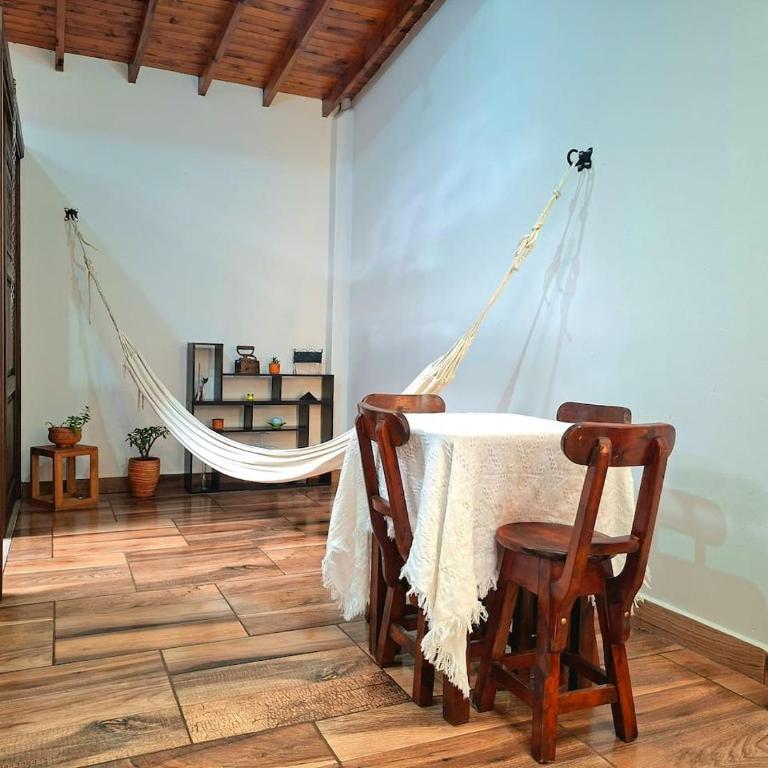 Casa de 3 habitaciones a 1 cuadra del parque de Jardin - Casa - 3