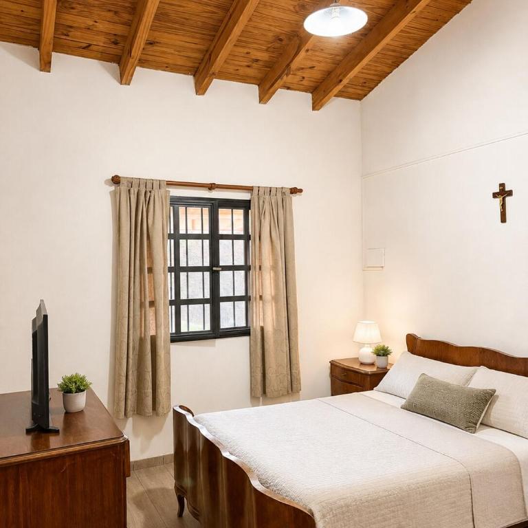 Casa mendocina con gran jardín y parrilla - Casa de 2 dormitorios - 14