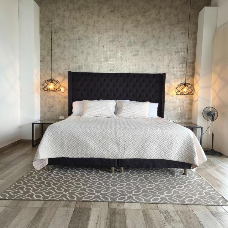 This mansion hides more than one secret - Villa - 85