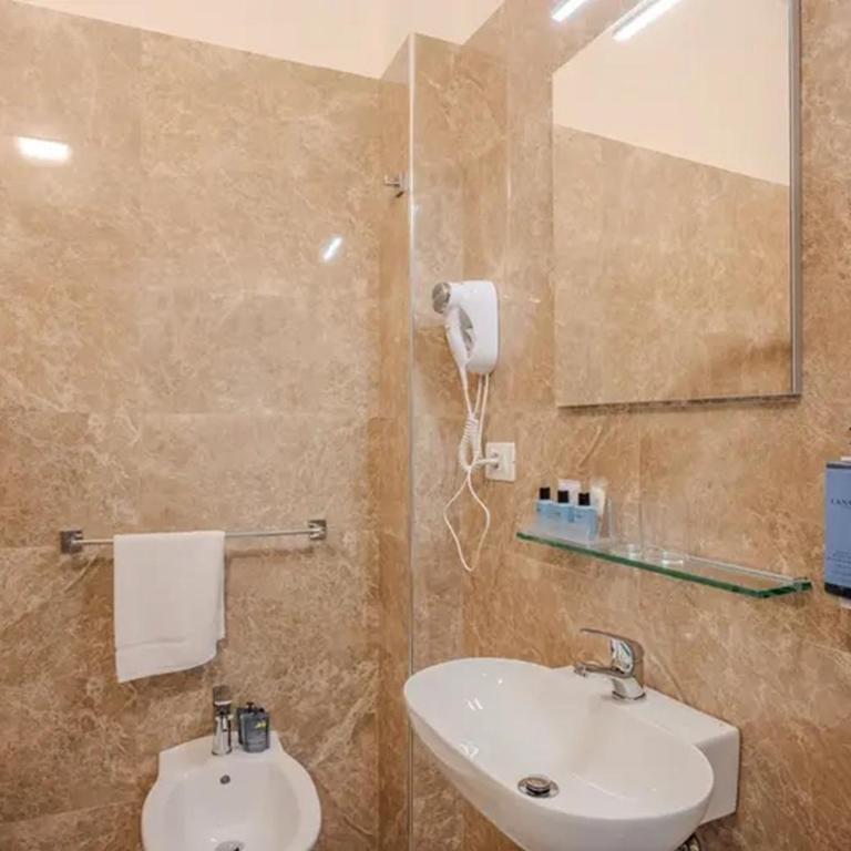 Cristallo Park Hotel - Habitación Doble Deluxe con balcón y vistas al mar - 5
