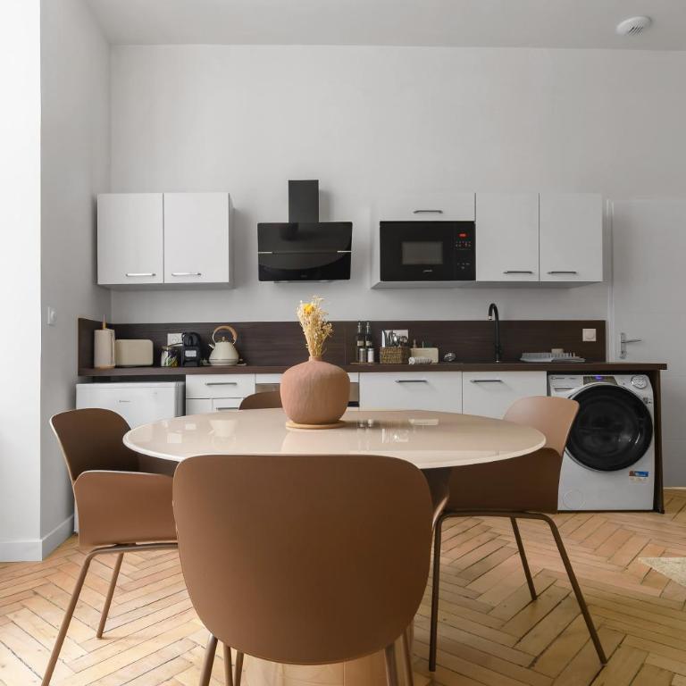 Splendid - Appartement design en centre ville - One-Bedroom Apartment - 23