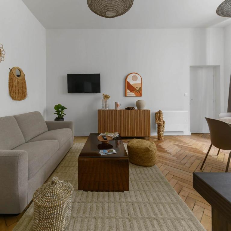 Splendid - Appartement design en centre ville - One-Bedroom Apartment - 11