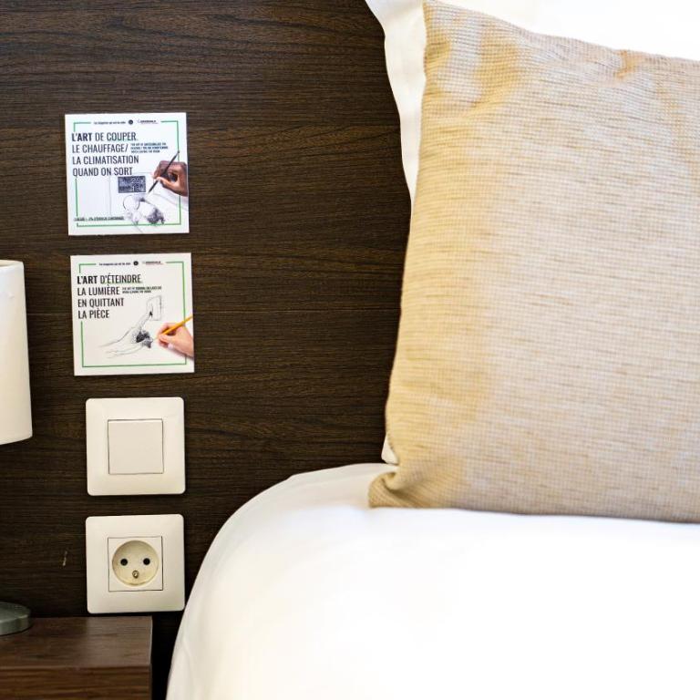 The Originals Boutique, Hôtel Le Marmotel, Clermont-Ferrand - Chambre Lit Queen-Size Triple - Non-Fumeurs - 3