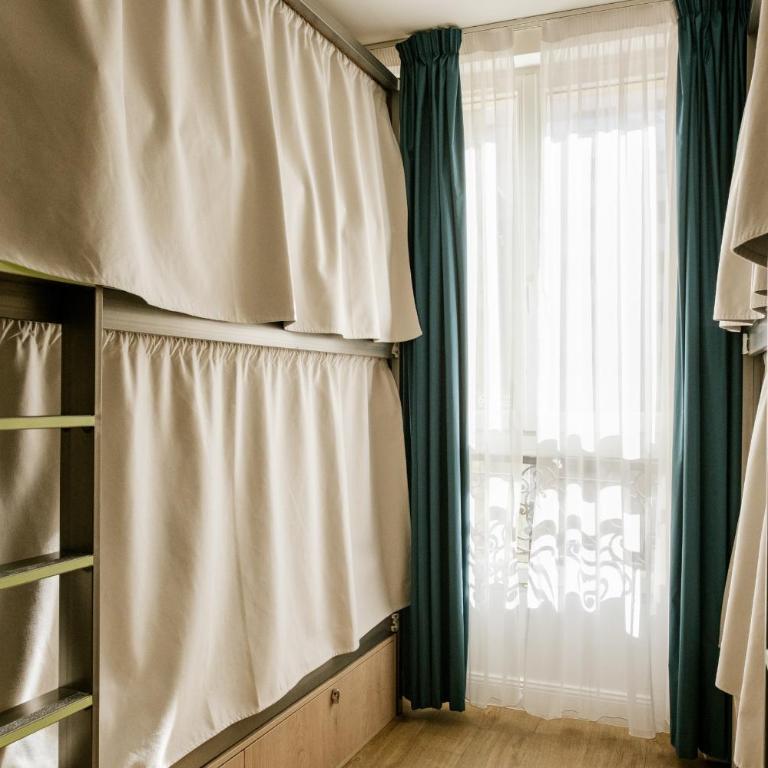 Glint Paris - Lit dans Dortoir Mixte de 4 Lits - 8