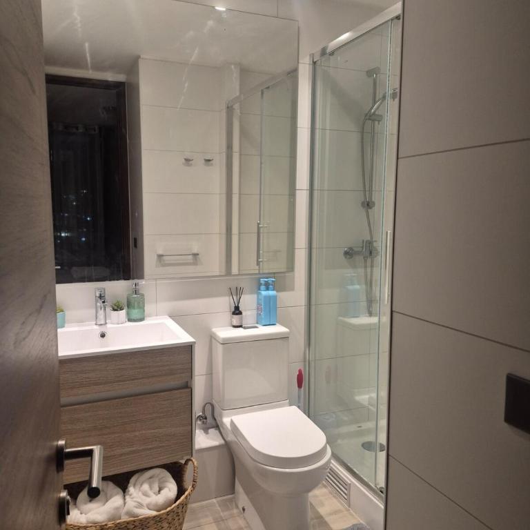 Modern Studio in Front of the Metro Privileged View - One-Bedroom Apartment - 10