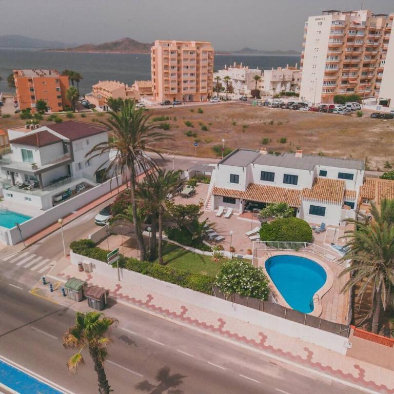Villa con piscina privada a pocos pasos del mar - Villa - 2