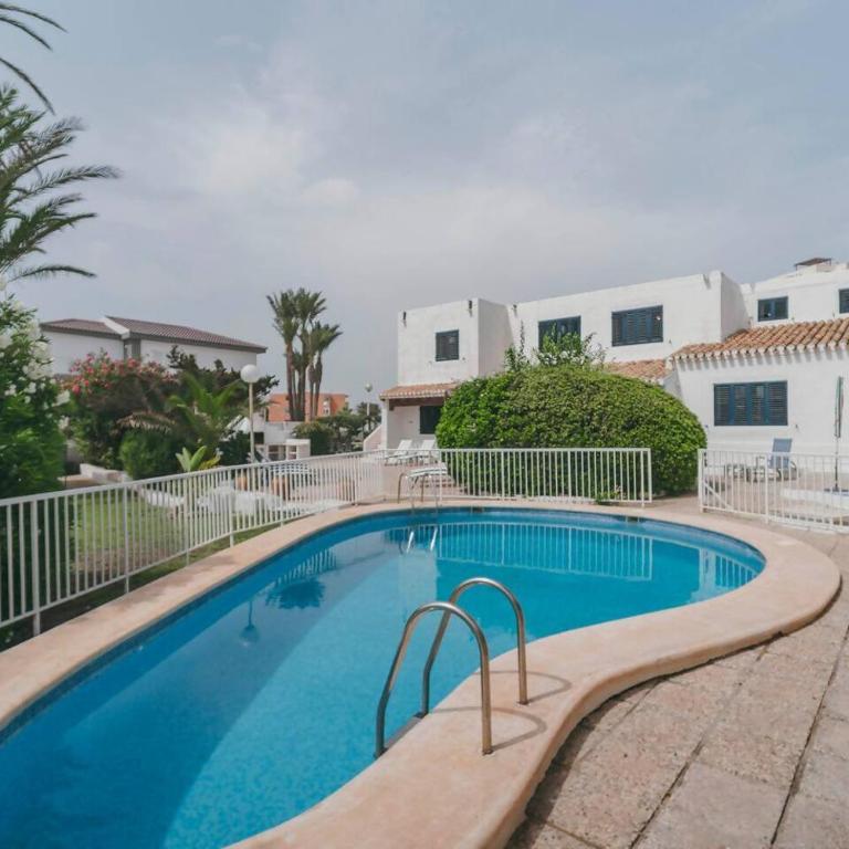 Villa con piscina privada a pocos pasos del mar - Villa - 4
