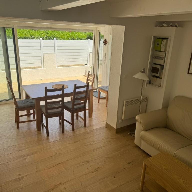 HOLIDAYLAND NARBONNE PLAGE Villas 6 ou 7 PERSONNES AVEC TERRASSE ET PLACE DE PARKING PRIVATIVE - Maison 2 Chambres - 21