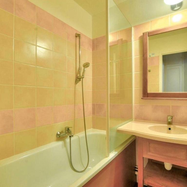 Le Balcon Montdesir, 4 pers, Piscine et Lac - Apartamento con terraza - 4