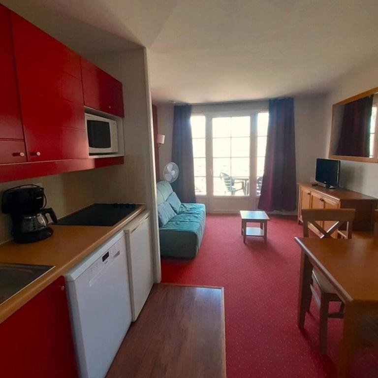 Le Balcon Montdesir, 4 pers, Piscine et Lac - Apartamento con terraza - 8