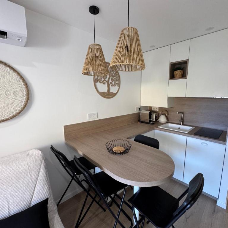 Le Petit Coin Bohème, 4 personnes, pieds dans l'eau - Appartement - Rez-de-Chaussée - 6
