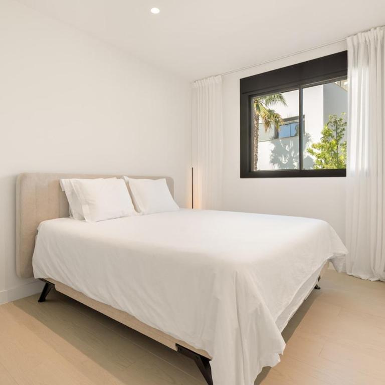 Designer 2-Bed with Garden Camarate Hills RDR577 - Apartamento de 2 dormitorios - 15