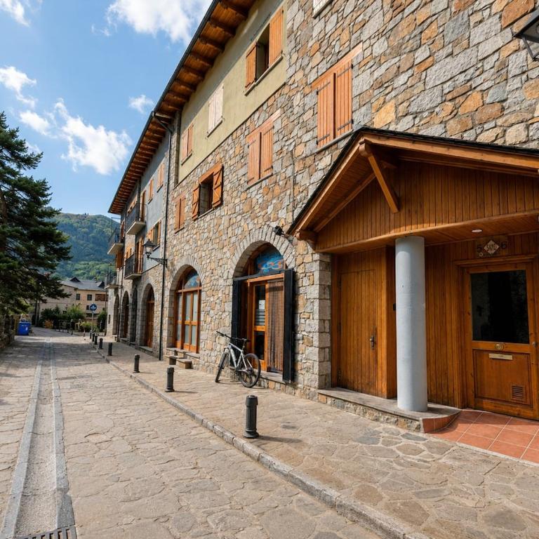 Céntrico ático de diseño con vistas al Pirineo - BENASQUE - Appartamento con 3 Camere da Letto - 6
