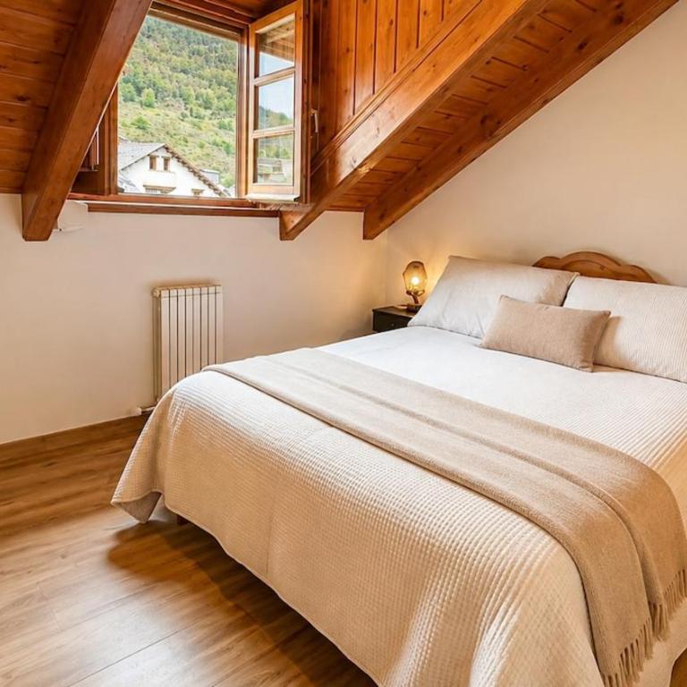 Céntrico ático de diseño con vistas al Pirineo - BENASQUE - Appartamento con 3 Camere da Letto - 2