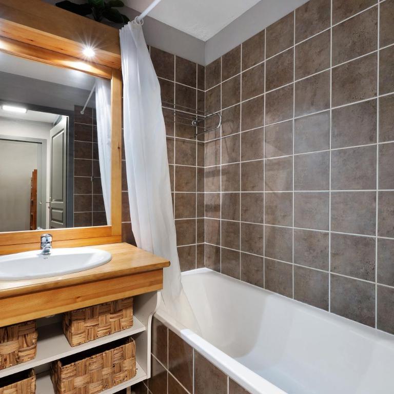 Appart la Perle Albiez Montrond - Appartement 2 Chambres avec Vue sur la Montagne - 17