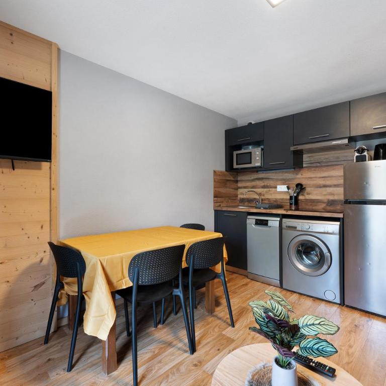 Appart la Perle Albiez Montrond - Appartement 2 Chambres avec Vue sur la Montagne - 3