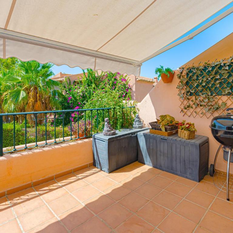 Exclusive bungalow in Sierra Cortina - Casa de 3 dormitorios - 32