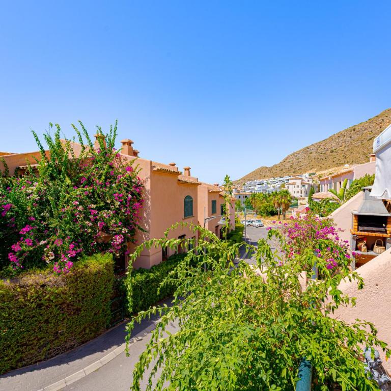 Exclusive bungalow in Sierra Cortina - Casa de 3 dormitorios - 31