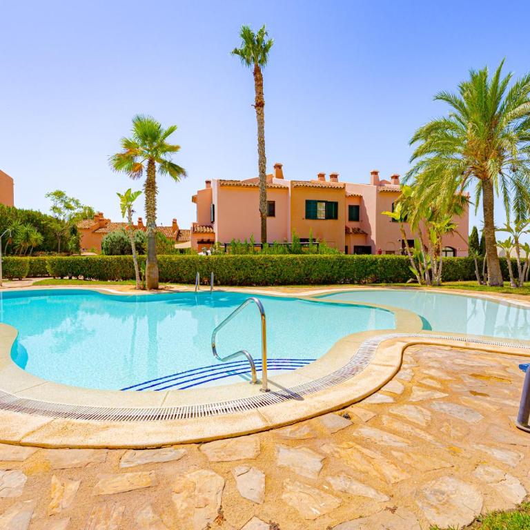 Exclusive bungalow in Sierra Cortina - Casa de 3 dormitorios - 9