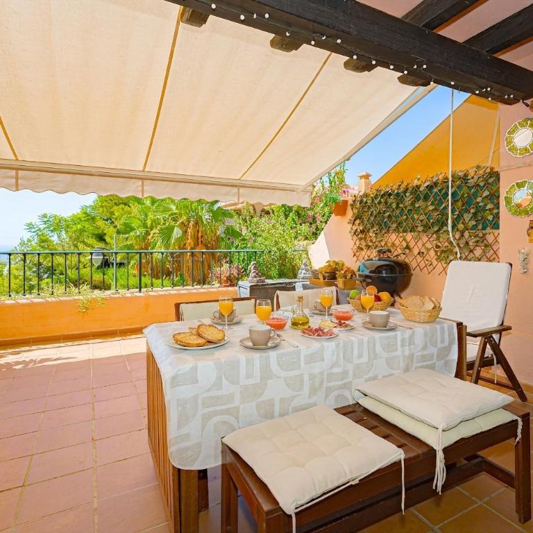 Exclusive bungalow in Sierra Cortina - Casa de 3 dormitorios - 2