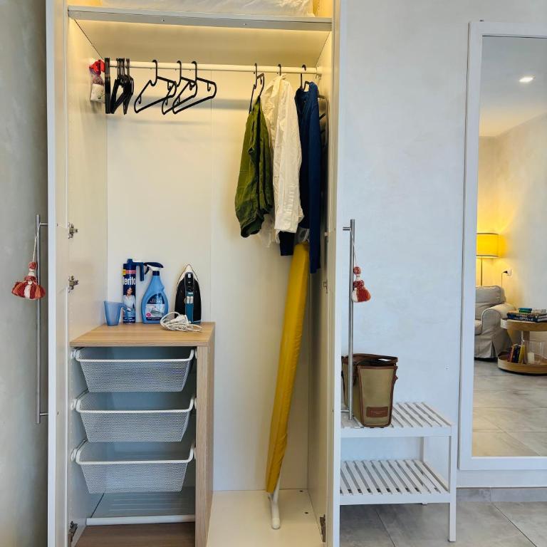 RifReady Apartment con posto auto vicino a AOU Careggi, Meyer, Polo UniFi - Two-Bedroom Apartment with Balcony and Terrace - 6