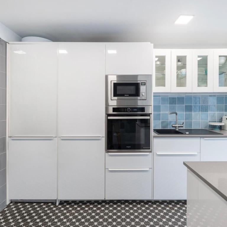 Casa del Mar 2BR Pool Supermarket Close to Puerto Banus and beach - Apartamento de 3 dormitorios - 19
