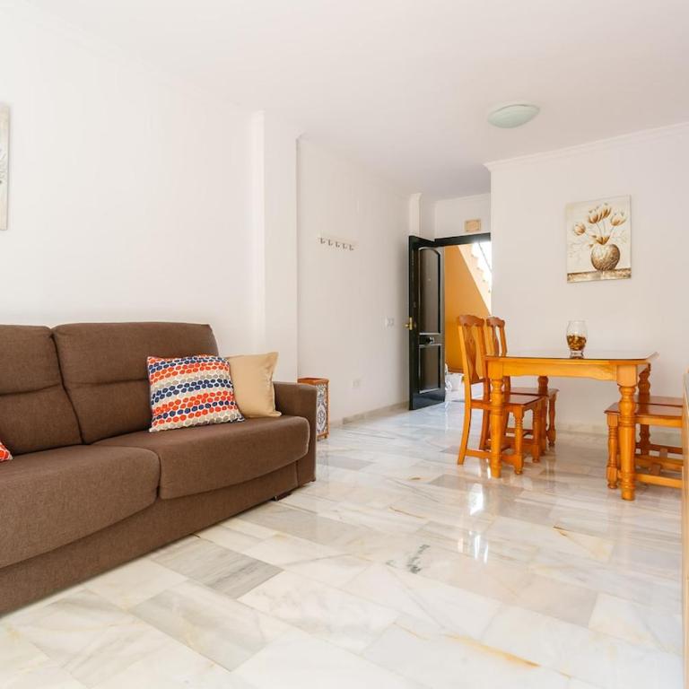 Apto Bajo con piscina comunitaria y patio privado - Apartment mit 3 Schlafzimmern - 27