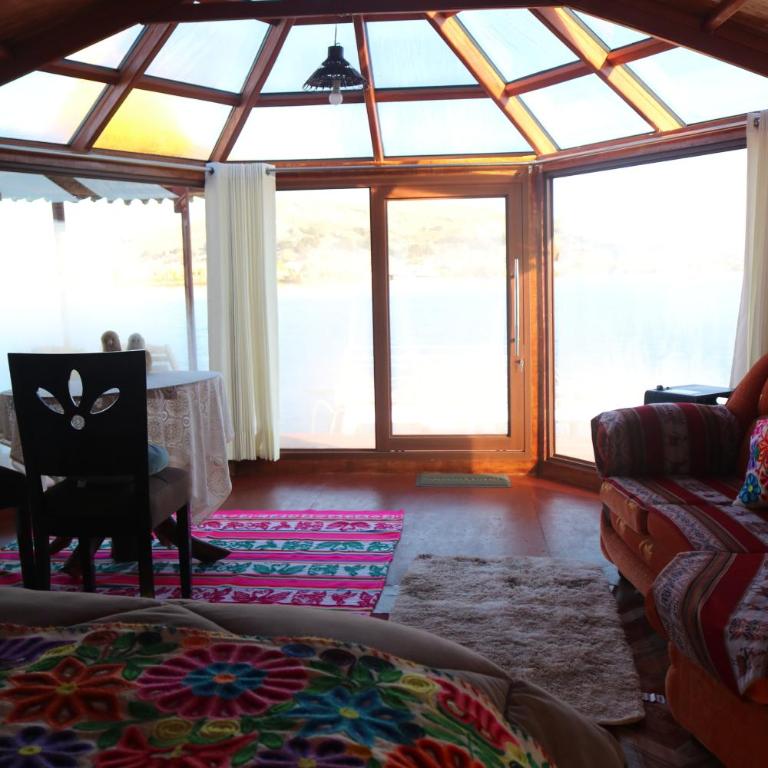 Urosflotantelodge - Suite with Lake View - 11