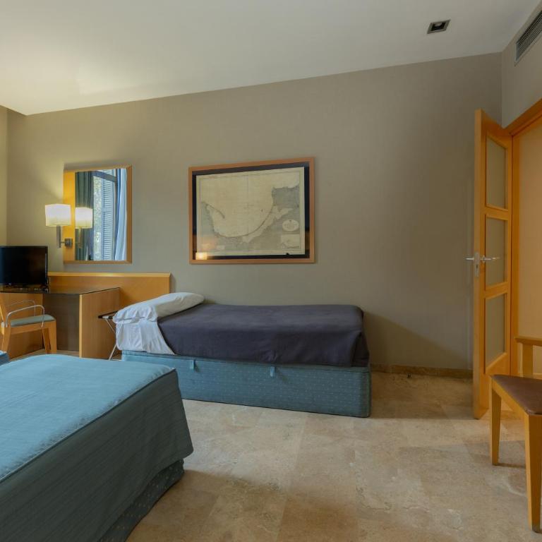 Hotel del Mar - Habitación Doble con cama supletoria y balcón - 1