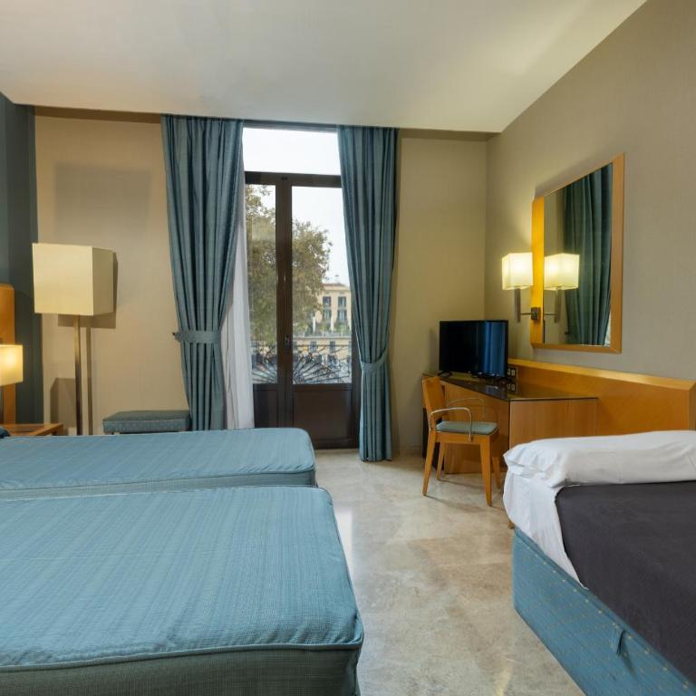 Hotel del Mar - Habitación Doble con cama supletoria y balcón - 4