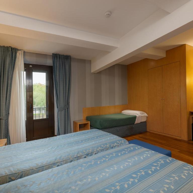 Hotel del Mar - Habitación Doble con cama supletoria y balcón - 5