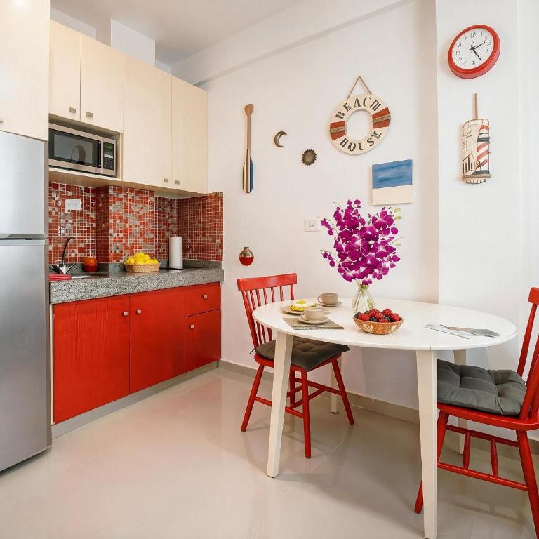 Rooftop Pool 1BR 2BR Duplex Sleeps 2-8, 3 Blue Flag Beaches 15 Min & 5th Ave 10 Min, Chedraui Grocery 15 Min, Kitchen WiFi AC - Premium Apartment mit 1 Schlafzimmer - 5
