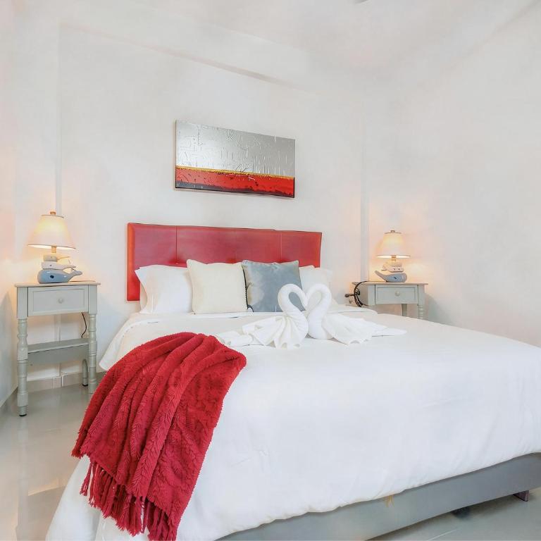 Rooftop Pool 1BR 2BR Duplex Sleeps 2-8, 3 Blue Flag Beaches 15 Min & 5th Ave 10 Min, Chedraui Grocery 15 Min, Kitchen WiFi AC - Premium Apartment mit 1 Schlafzimmer - 15
