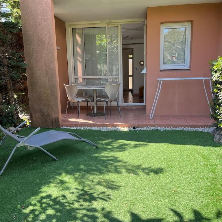 Studio rez de jardin - piscine - parking - Apartamento de 2 dormitorios - 18
