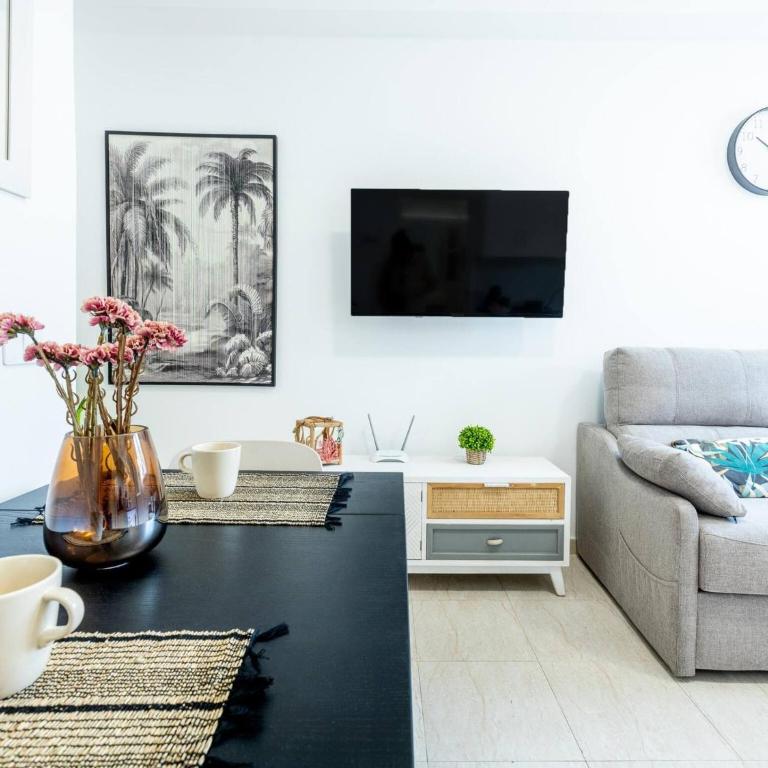 K1. Cozy Las Flores with Pool - Apartment - 2