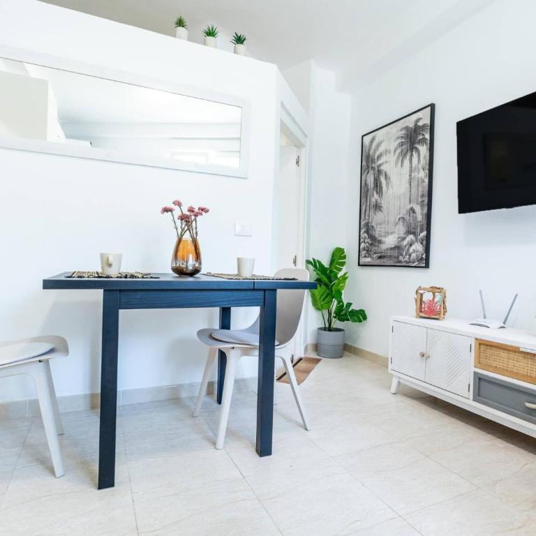 K1. Cozy Las Flores with Pool - Apartment - 4